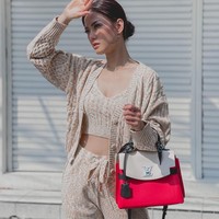 Dikatakan jika ia mempelajari kemampuannya merias dari di Make Up For Ever Academy Jakarta dan Singapura juga Peter F. Saerang Academy Jakarta. Foto: Instagram @nitagunawan09