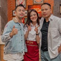 Semakin memanas, kabar tersebut pun akhirnya mendapat tanggapan Nita. Wanita 31 tahun tersebut menegaskan bahwa ia tidak ada hubungan selain teman dengan Raffi yang sudah berisitri. Foto: Instagram @nitagunawan09