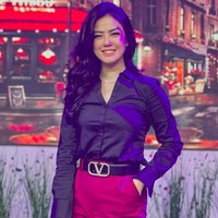 Selain jago makeup, Nita Gunawan juga terlihat punya gaya outfit yang stylish. Di Instagram, ia menunjukkan beragam gaya tapi kebanyakan Nita berpose dengan busana yang elegan dan semi formal. Foto: dok. Instagram Nita Gunawan