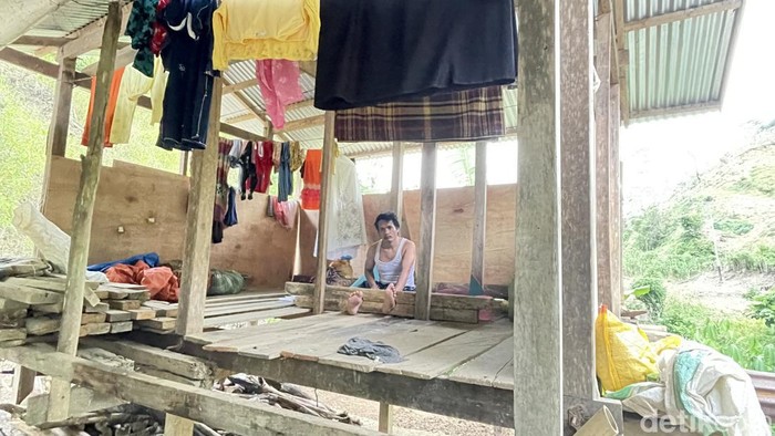 ODGJ di Pinrang, Sulsel dipasung keluarga di gubuk samping rumah gegara kerap pergi jauh dari rumah.