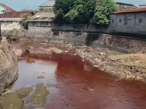 Bikin Sungai Jadi Merah, Pol PP Denpasar Panggil Pembuang Limbah