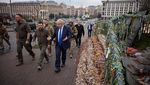 Presiden Ukraina Ajak PM Inggris Jalan-jalan di Pusat Kota Kiev