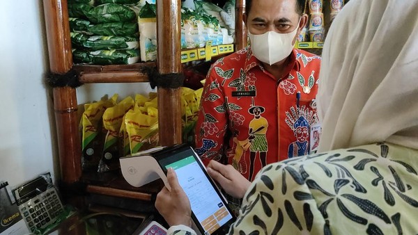 Program Sembako Murah dengan Memberdayakan Warung Tradisional