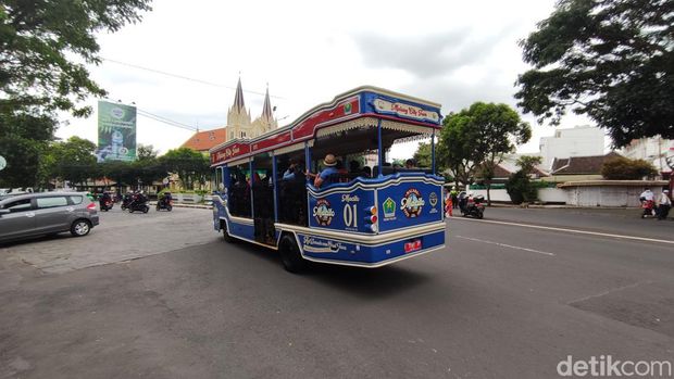 Sensasi naik Macito keliling Kayutangan Heritage saat ngabuburit.
