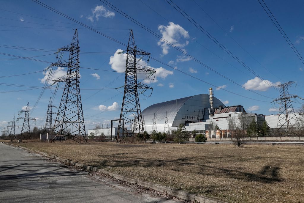 Office building damaged and looted by Russian soldiers is seen near the Chernobyl Nuclear Power Plant, as Russia's attack on Ukraine continues, in Chernobyl, Ukraine April 7, 2022. REUTERS/Gleb Garanich REFILE-CORRECTING SPELLING OF CITY