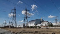 Langkah penarikan pasukan Rusia dari Chernobyl ini terjadi setelah beberapa hari sebelumnya Kremlin berjanji untuk mengendurkan serangannya di Ukraina. REUTERS/Gleb Garanich