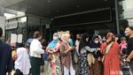 Warga Padati Pusat Belanja di Sukabumi, Vaksinasi hingga Buru Baju Lebaran
