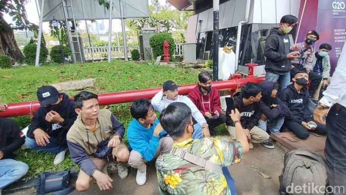 14 orang sempat diamankan di Jalan Gerbang Pemuda, Jakpus saat hendak demo ke DPR
