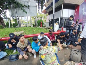 Hendak Ikut Demo 11 April di DPR, 14 Orang Diamankan di Jl Gerbang Pemuda