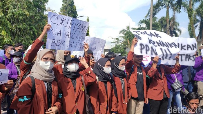Aksi Mahasiswa Demo di Ciamis 11 April 2022.