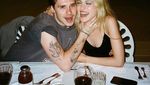 10 Momen Romantis Brooklyn Beckham dan Nicola Peltz Saat Masak dan Makan Bareng