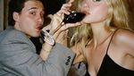 10 Momen Romantis Brooklyn Beckham dan Nicola Peltz Saat Masak dan Makan Bareng