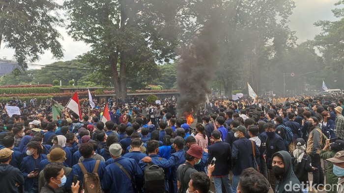 Demo Mahasiswa Bandung 11 April 2022