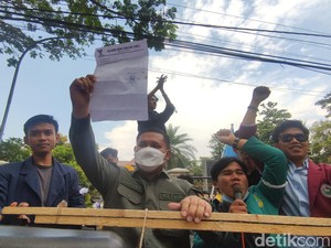 DPRD Cianjur Surati Pemerintah Pusat Usai Didemo Mahasiswa
