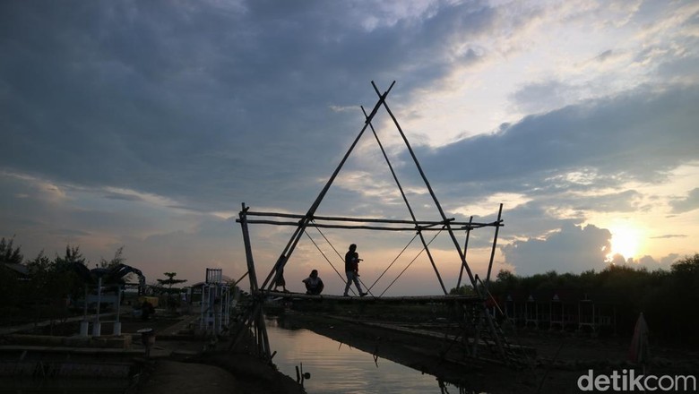 Destinasi wisata Pantai Kertomulyo, Trangkil, Minggu (10/4/2022). Destinasi wisata Pantai Kertomulyo, Trangkil, Minggu (10/4/2022).