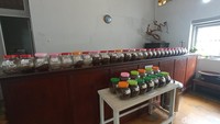 Tak seperti kedai kopi kekinian, Dharma Boutique Roastery fokus menjual biji kopi. (Bonauli/detikcom)