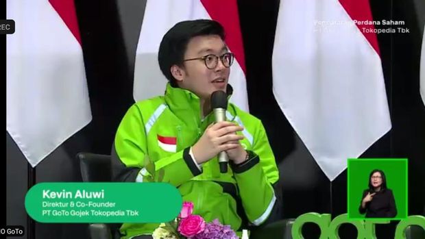 Direktur & Co-founder PT. GoTo Gojek Tokopedia Tbk, Kevin Aluwi Saat Konferensi Pers Pencatatan Perdana Saham PT GoTo Gojek Tokopedia Tbk di Gedung Bursa Efek Indonesia, Jakarta. (Tangkapan Layar)