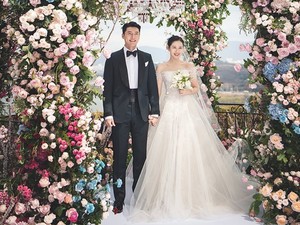 Senyum Bahagia Hyun Bin dan Son Ye Jin di Foto Pernikahan yang Baru Rilis