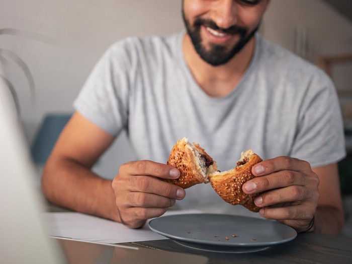 Ilustrasi makan sahur