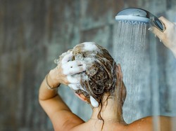 Curhat Wanita Dikritik Pasangannya karena Mandi 26 Menit, Dibela Netizen