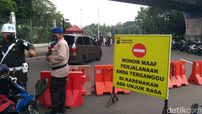 Jalan Medan Merdeka Utara Arah Istana Ditutup