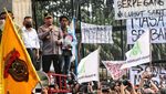 Momen Kapolri dan Pimpinan DPR Temui Pendemo 11 April