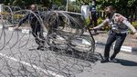 Antisipasi Demo Mahasiswa, Kawat Berduri Hiasi Jalanan Palembang