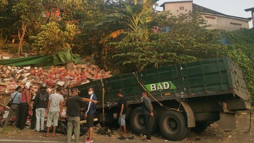 Kecelakaan maut terjadi di jalur Denpasar-Gilimanuk kilometer 39 atau di lingkungan Banjar Bajera Kaja, Desa Bajera, Kecamatan Selemadeg, Minggu (10/4/2022).