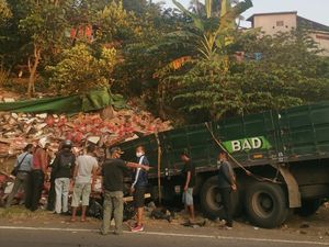 Dua Tewas di Jalur Denpasar-Gilimanuk, Truk Tabrak Motor