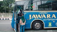 Pemkot Tangerang menyediakan 4 Bus Jawara untuk bisa dinikmati warganya berkeliling kota Tangerang setiap hari selama bulan Ramadan.