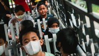Warga kota tangerang yang ingin ngabuburit (menunggu buka puasa) sambil menaiki Bus Jawara bisa menunggunya di taman-taman Tematik milik Pemkot Tangerang.