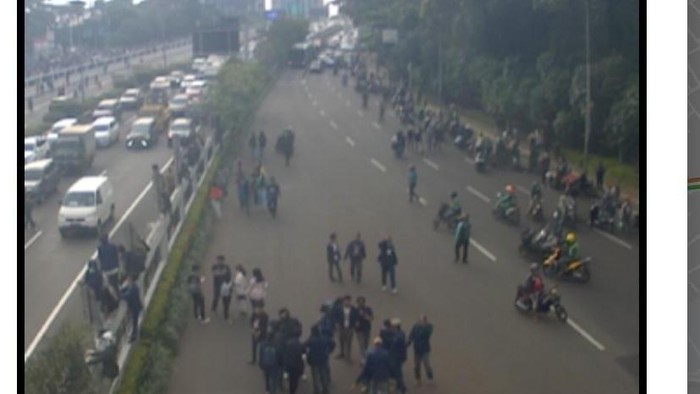 Kondisi lalu lintas di Tol Dalam Kota