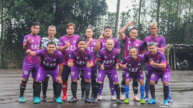 KOPY FC, tim komunitas bentukan Pelatih fisik tim Liga 1 Persik Kediri, Budi Kurnia.