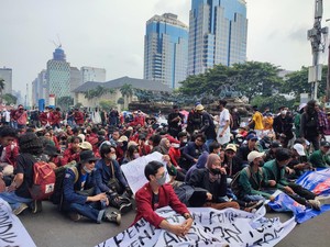 Di Patung Kuda, Mahasiswa Tuntut Kenaikan Harga BBM-Minyak Goreng