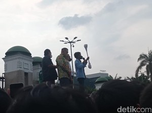 Tuntutan-tuntutan Mahasiswa Saat Demo 11 April di Depan DPR