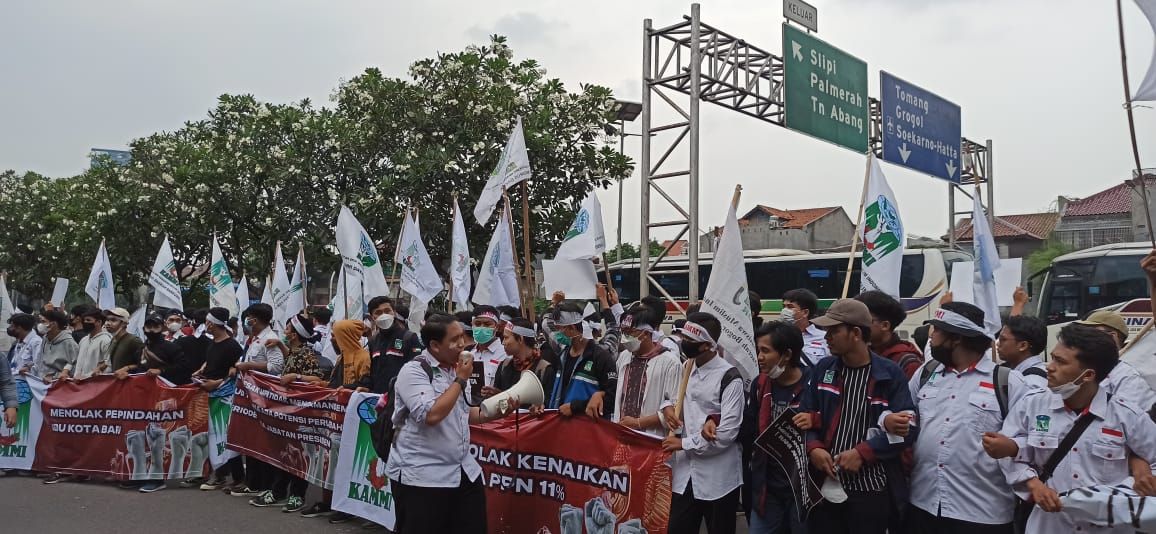Massa KAMMI di demo kawasan DPR, 11 April 2022. (Dok KAMMI)