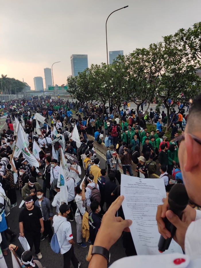 Massa KAMMI di demo kawasan DPR, 11 April 2022. (Dok KAMMI)
