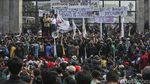 Melihat Lagi Aksi 11 April di DPR: Demo Ricuh-Ade Armando Babak Belur