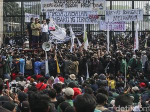 Gampang Emosian Saat Demo? Mungkin Dehidrasi