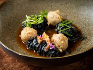 Sedep Poll! Buka Puasa Pakai Nasi Bebek Ireng hingga Rawon Bakso di Sini