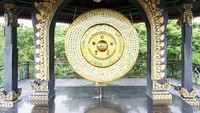 Simbol perdamaian berupa Gong Perdamaian atau Monumen Nosarara Nosabatutu ini, diresmikan pada tanggal 11 Maret 2014 oleh Brigadir Dewa Parsana Kapolda Sulawesi Tengah. (dok. djknkemenkeu)