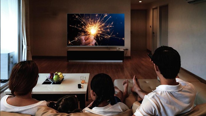 Nonton TV di rumah Nonton TV di rumah