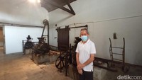 Pabrik penggilingan kopi ini kini diteruskan oleh Widayat Basuki Dharmowiyono, cucu dari Tan Tiong Ie. (Bonauli/detikcom)