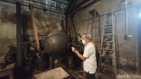 Mesin ini memiliki kapasitas yang lebih sedikit yaitu 60 kg. Mesin ini dikirimkan Belanda karena saat itu Jepang memutuskan pemakaian listrik dan gas batu bara. (Bonauli/detikcom)