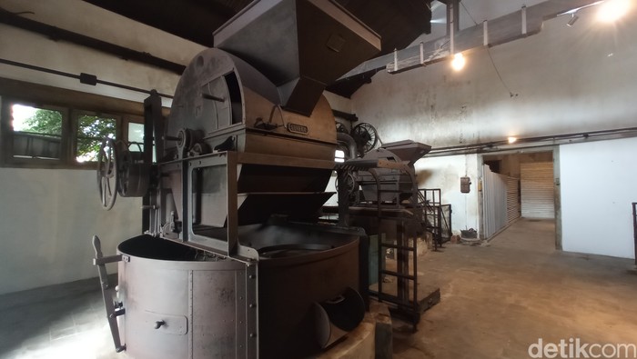 Pabrik penggilingan kopi Margo Redjo di Dharma Bourtique Roastery Pabrik penggilingan kopi Margo Redjo di Dharma Bourtique Roastery