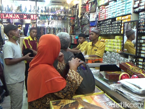 Para pedagang Kurma di Lumajang merasakan berkah Ramadan berupa peningkatan penjualan.
