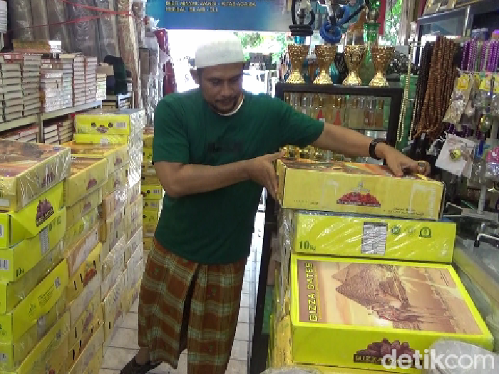 Para pedagang Kurma di Lumajang merasakan berkah Ramadan berupa peningkatan penjualan.