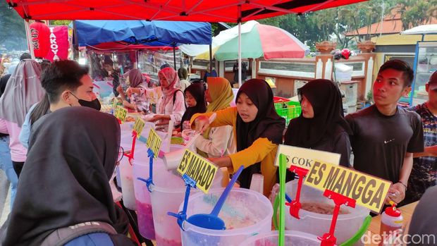 Pasar Takjil di Kota Malang