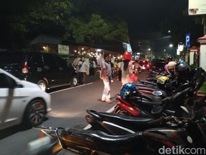 Ngabuburit di Alun-alun Blitar Murah Sih, tapi Parkirnya Mahal