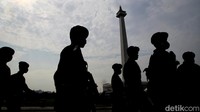 Fadil memberikan sejumlah arahan kepada personel, salah satunya larangan penggunaan senjata api. 